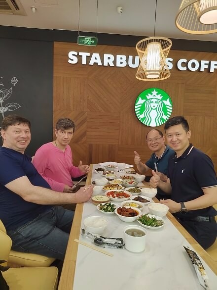 與客戶進行簡單的午餐。.jpg