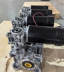 雙極蝸輪蝸桿減速機(jī)配直流電機(jī)一體 艾思捷廠(chǎng)家生產(chǎn)